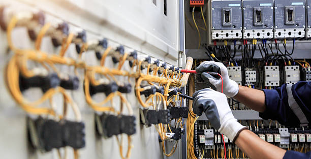 Professional Electrician technician working in Divernon, IL
